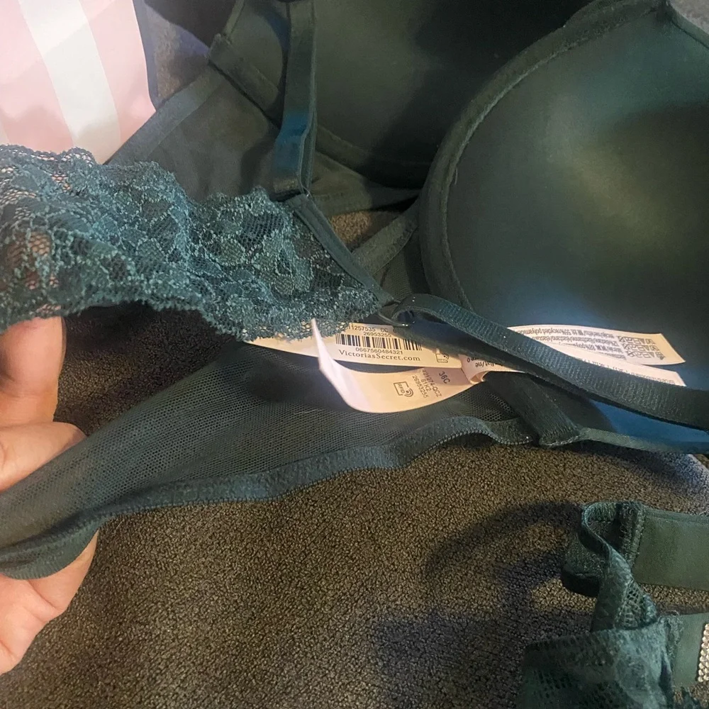 Victoria's Secret Green Lace Bra and Lave Thong Set Size 36c and Medium - Picture 7 of 12